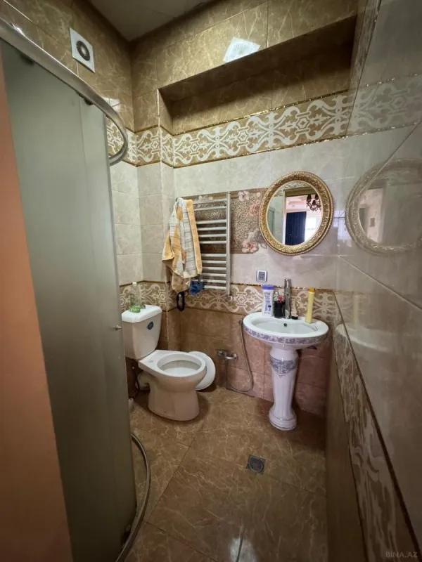Satılır 4 otaqlı mənzil 185 m²