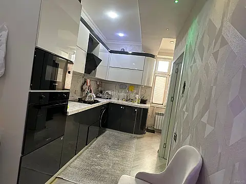 Satılır 2 otaqlı mənzil 60 m²
