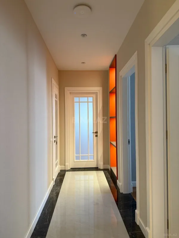 Kirayə verilir 4 otaqlı mənzil 250 m²