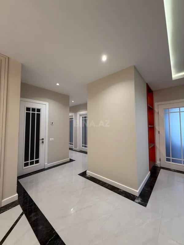 Kirayə verilir 4 otaqlı mənzil 250 m²