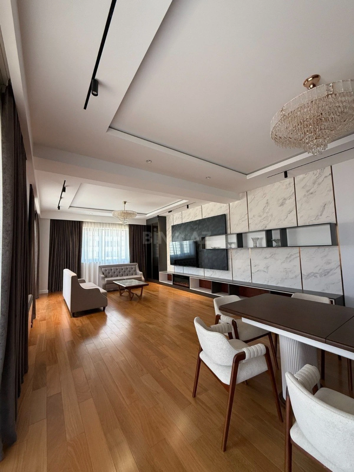 Kirayə verilir 4 otaqlı mənzil 250 m²