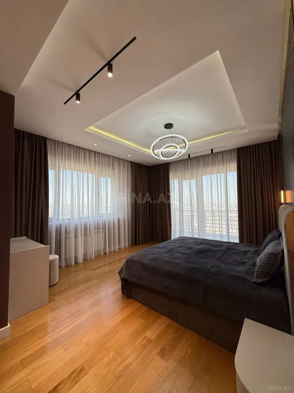 Kirayə verilir 4 otaqlı mənzil 250 m²
