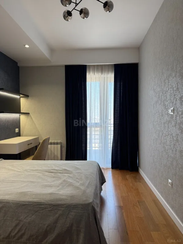 Kirayə verilir 4 otaqlı mənzil 250 m²