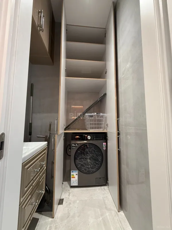 Kirayə verilir 4 otaqlı mənzil 250 m²