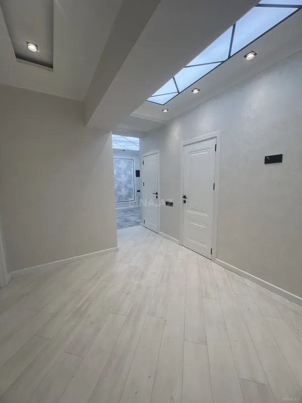 Satılır 3 otaqlı mənzil 110 m²