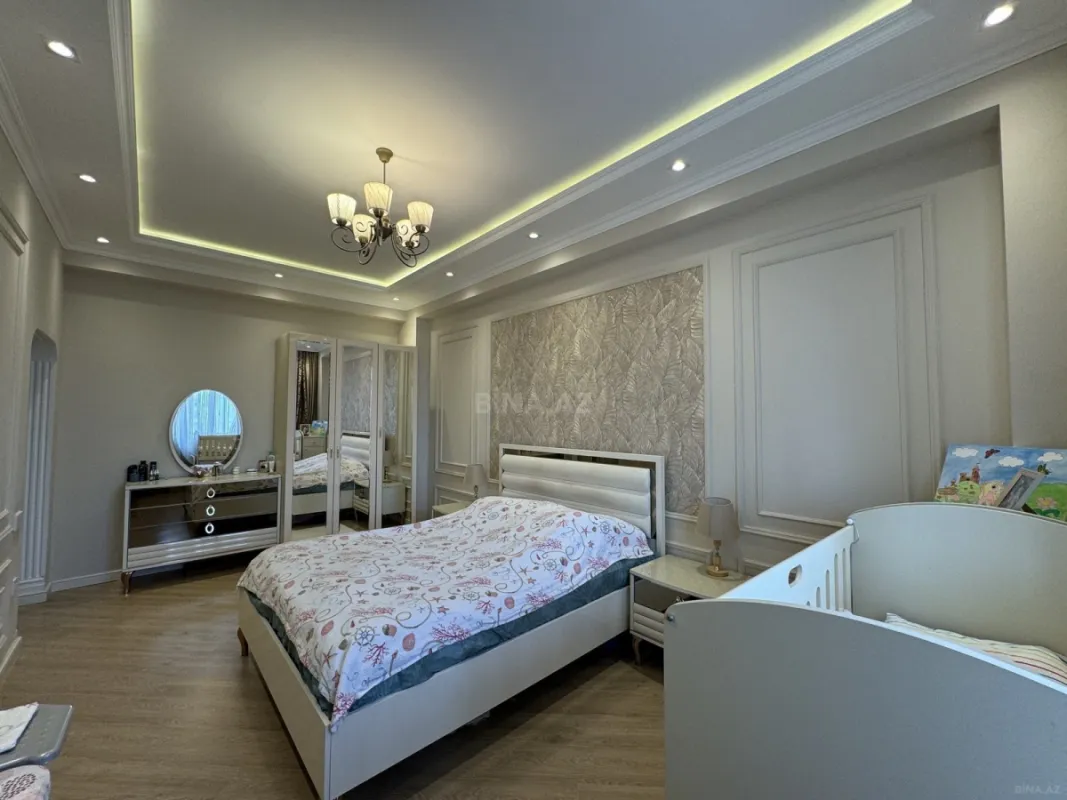 Satılır 2 otaqlı mənzil 108 m²