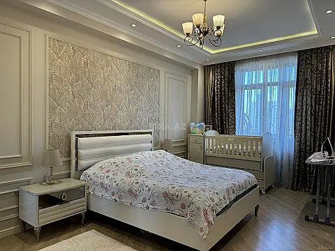 Satılır 2 otaqlı mənzil 108 m²
