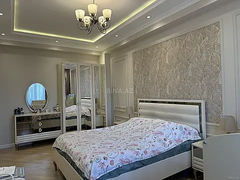 Satılır 2 otaqlı mənzil 108 m²