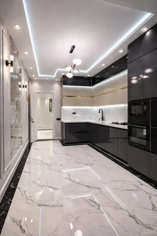 Satılır 3 otaqlı mənzil 137 m²