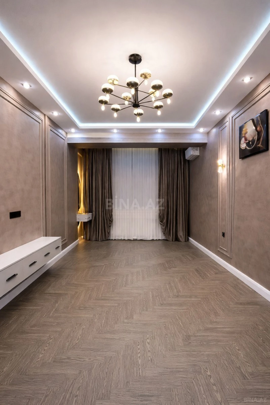 Satılır 3 otaqlı mənzil 137 m²