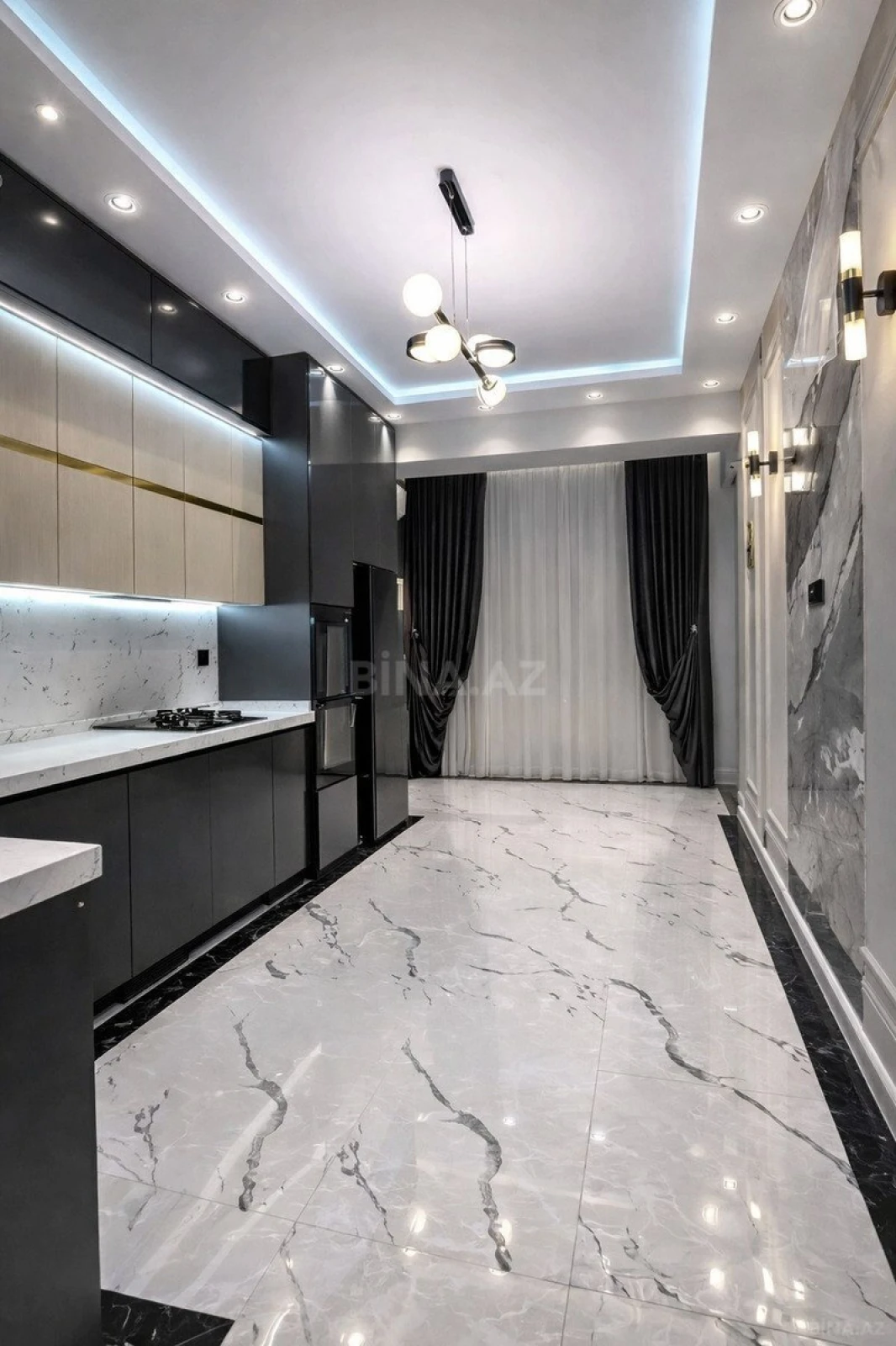 Satılır 3 otaqlı mənzil 137 m²