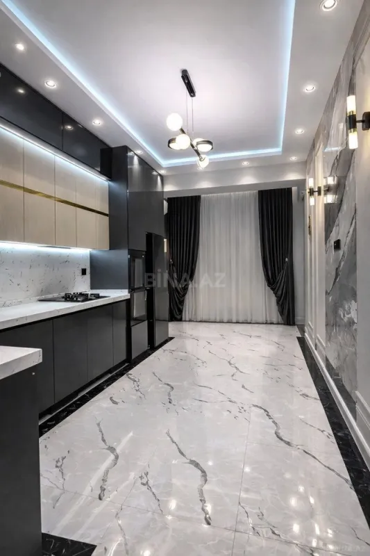 Satılır 3 otaqlı mənzil 137 m²