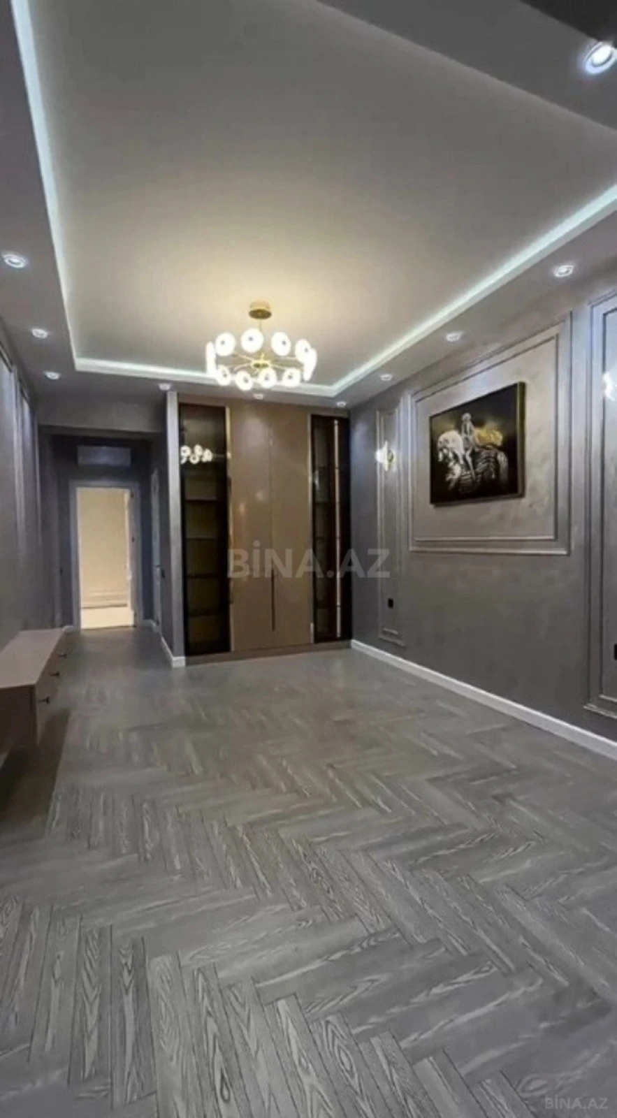 Satılır 3 otaqlı mənzil 137 m²