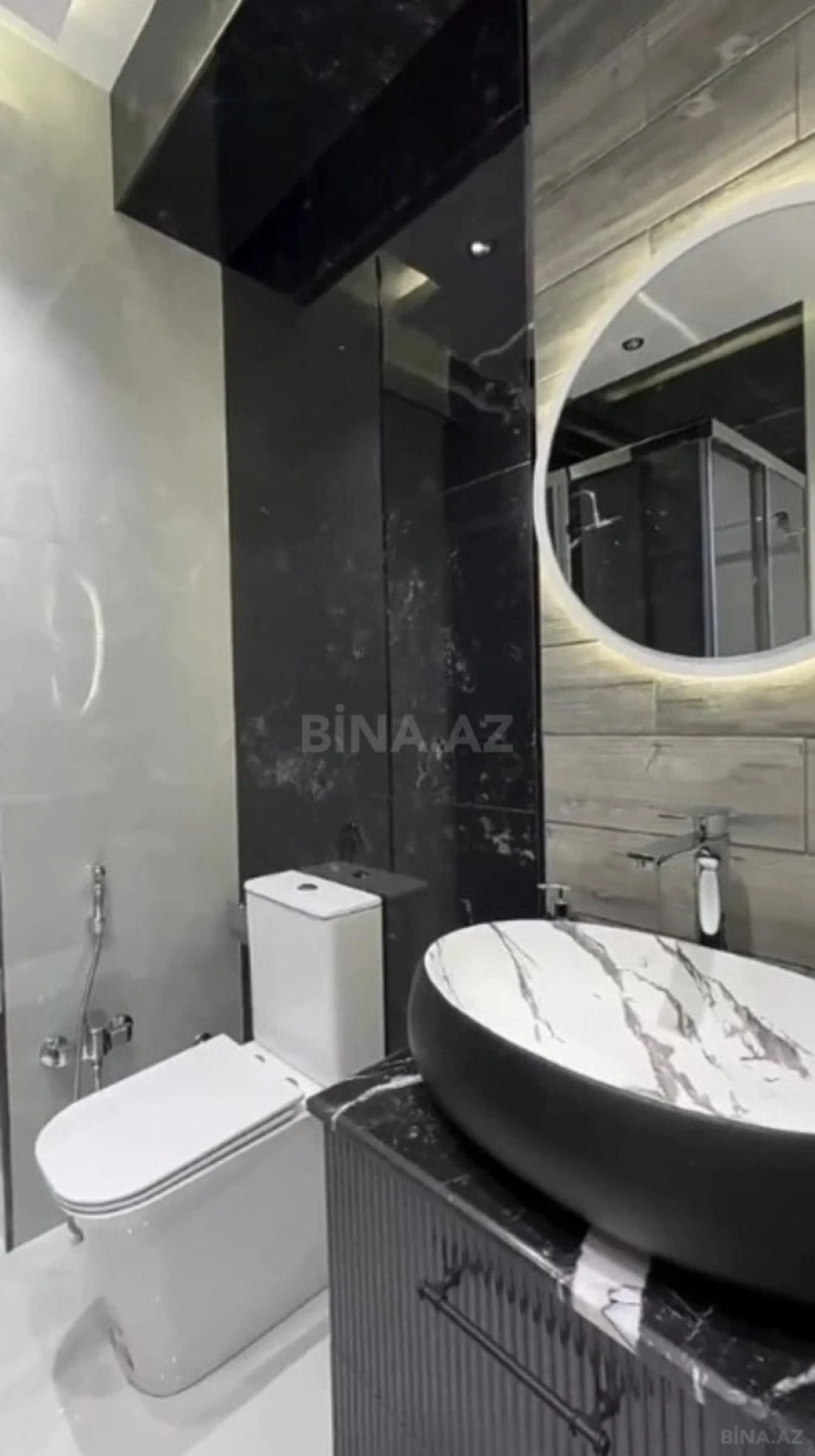 Satılır 3 otaqlı mənzil 137 m²