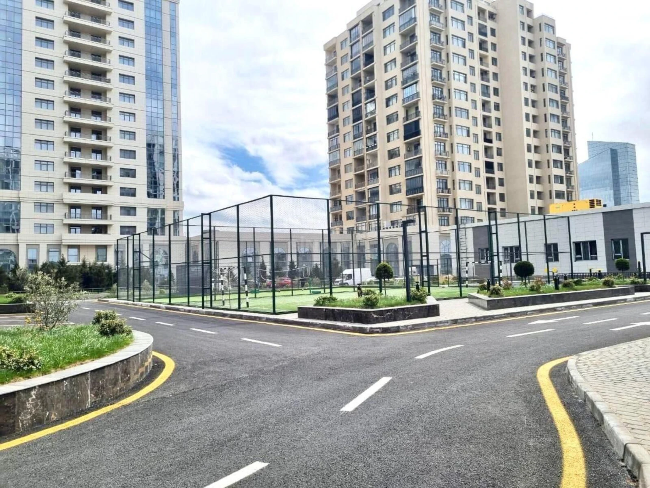 Satılır 3 otaqlı mənzil 108.2 m²