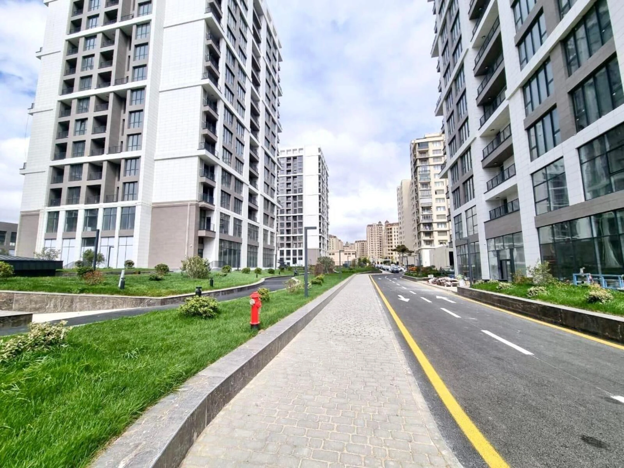 Satılır 3 otaqlı mənzil 108.2 m²