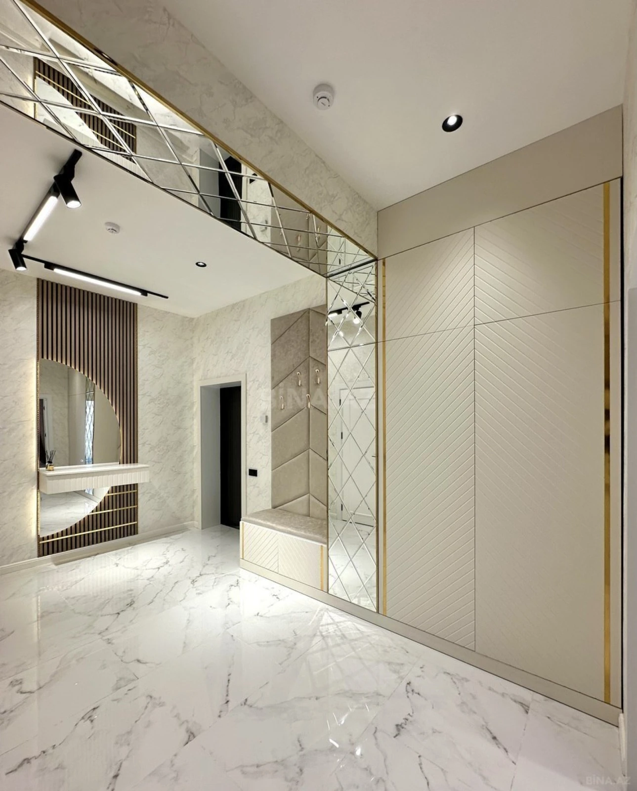 Satılır 3 otaqlı mənzil 108.2 m²