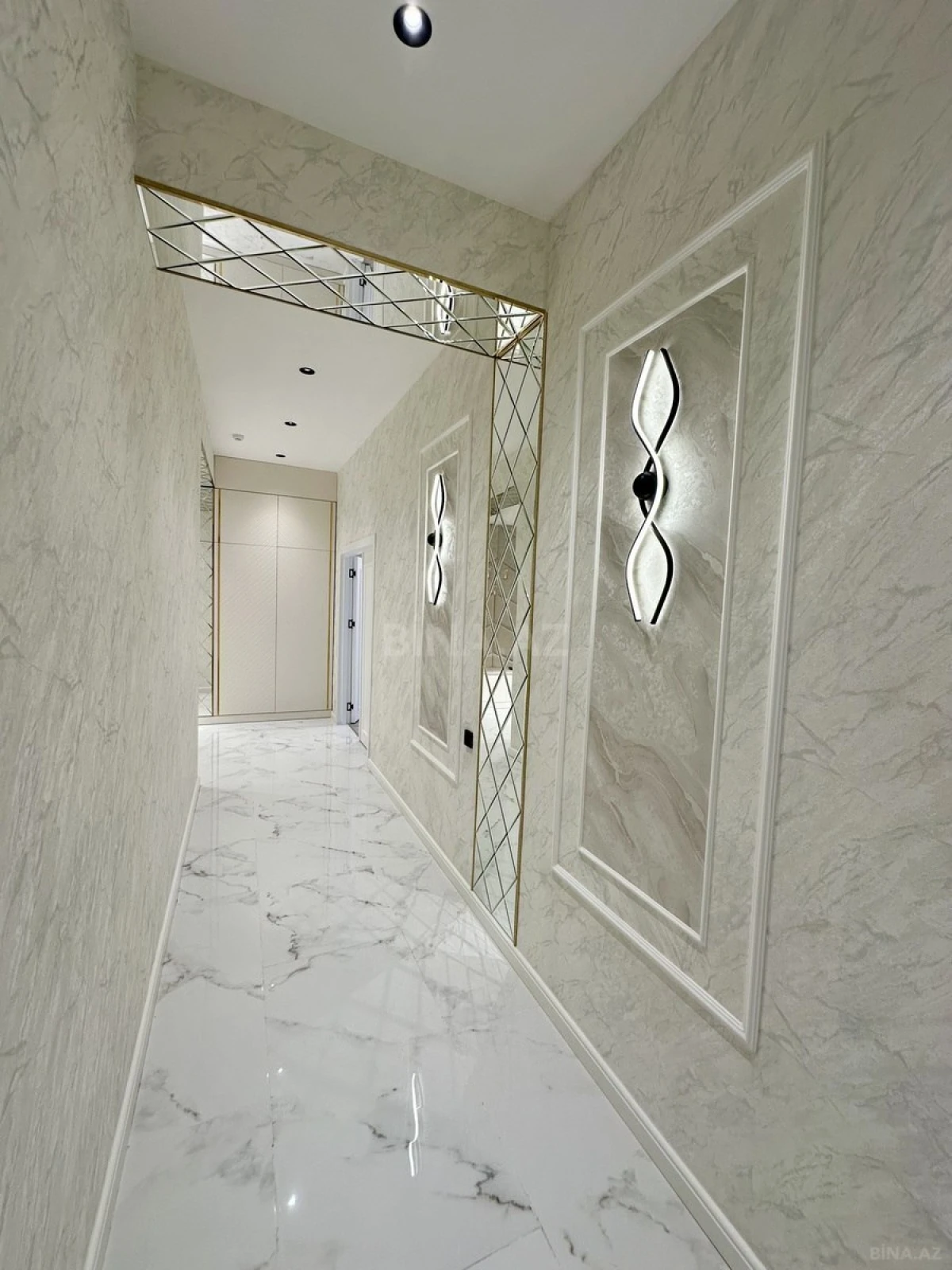 Satılır 3 otaqlı mənzil 108.2 m²