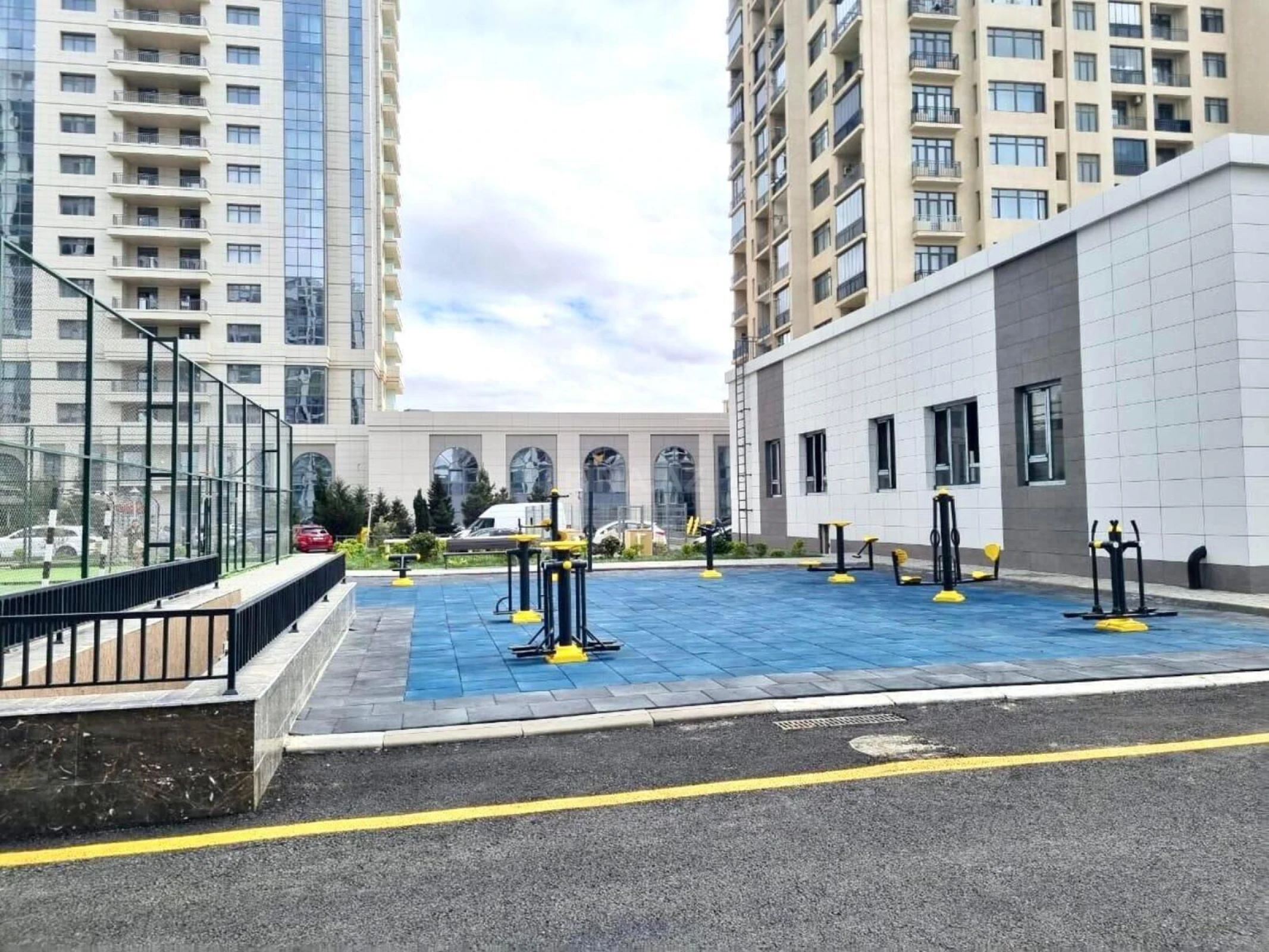 Satılır 3 otaqlı mənzil 108.2 m²