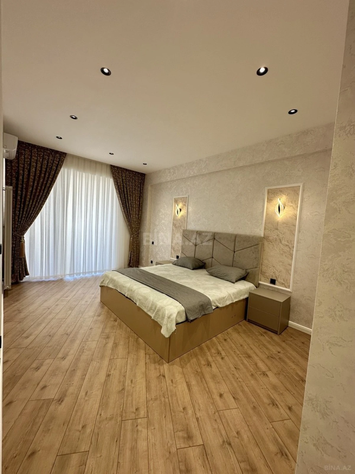 Satılır 3 otaqlı mənzil 108.2 m²
