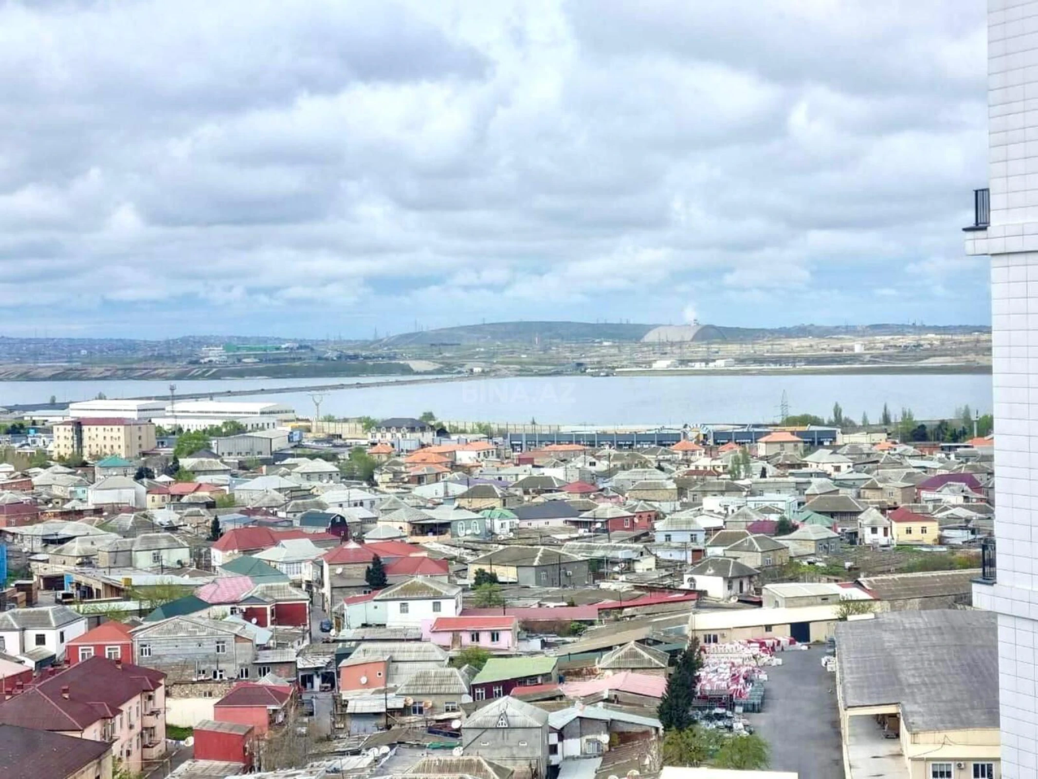 Satılır 3 otaqlı mənzil 108.2 m²