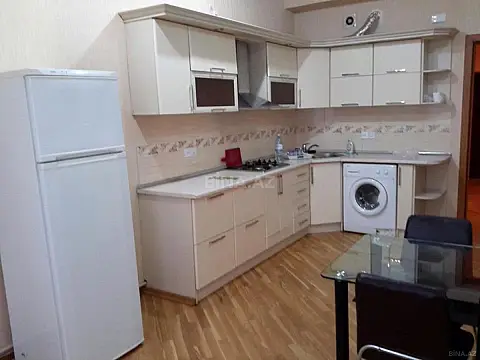 Satılır 2 otaqlı mənzil 105 m²