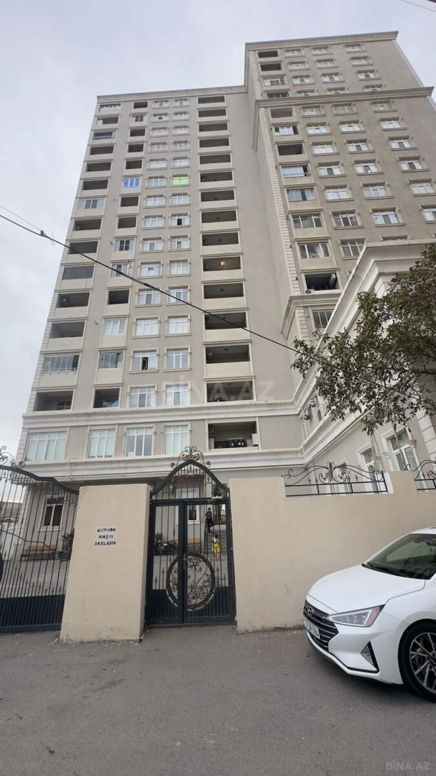 Satılır 3 otaqlı mənzil 126 m²