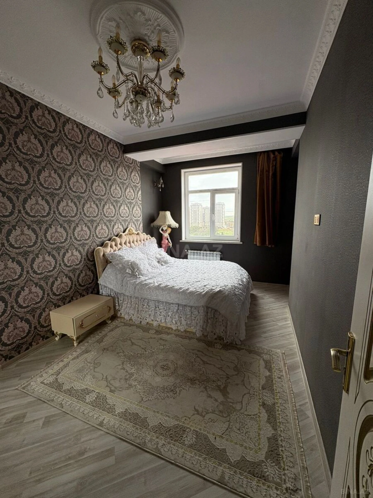 Satılır 2 otaqlı mənzil 250 m²