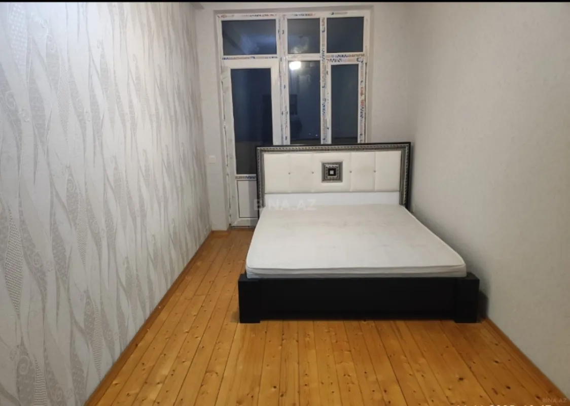 Kirayə verilir 4 otaqlı mənzil 130 m²