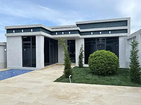 Satılır 4 otaqlı həyət evi 140 m²