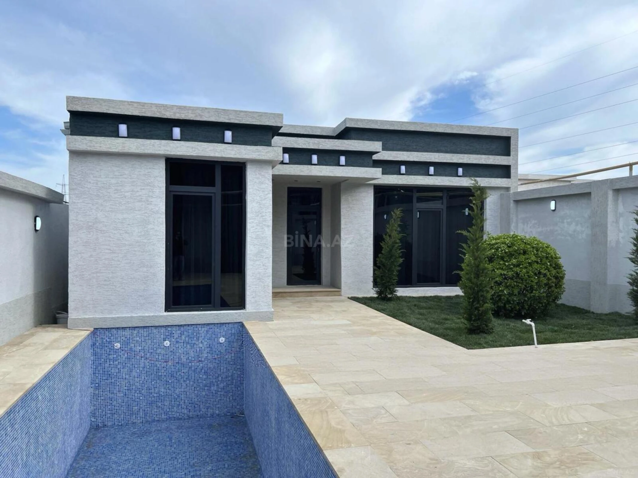 Satılır 4 otaqlı həyət evi 140 m²