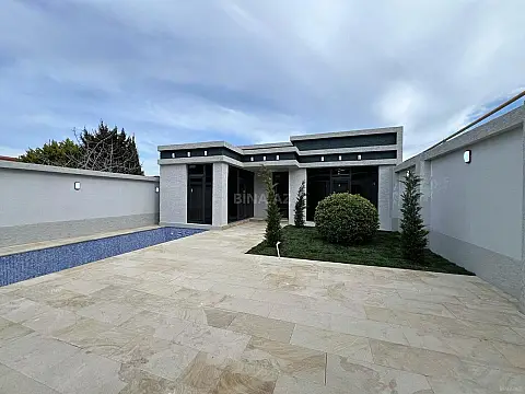 Satılır 4 otaqlı həyət evi 140 m²