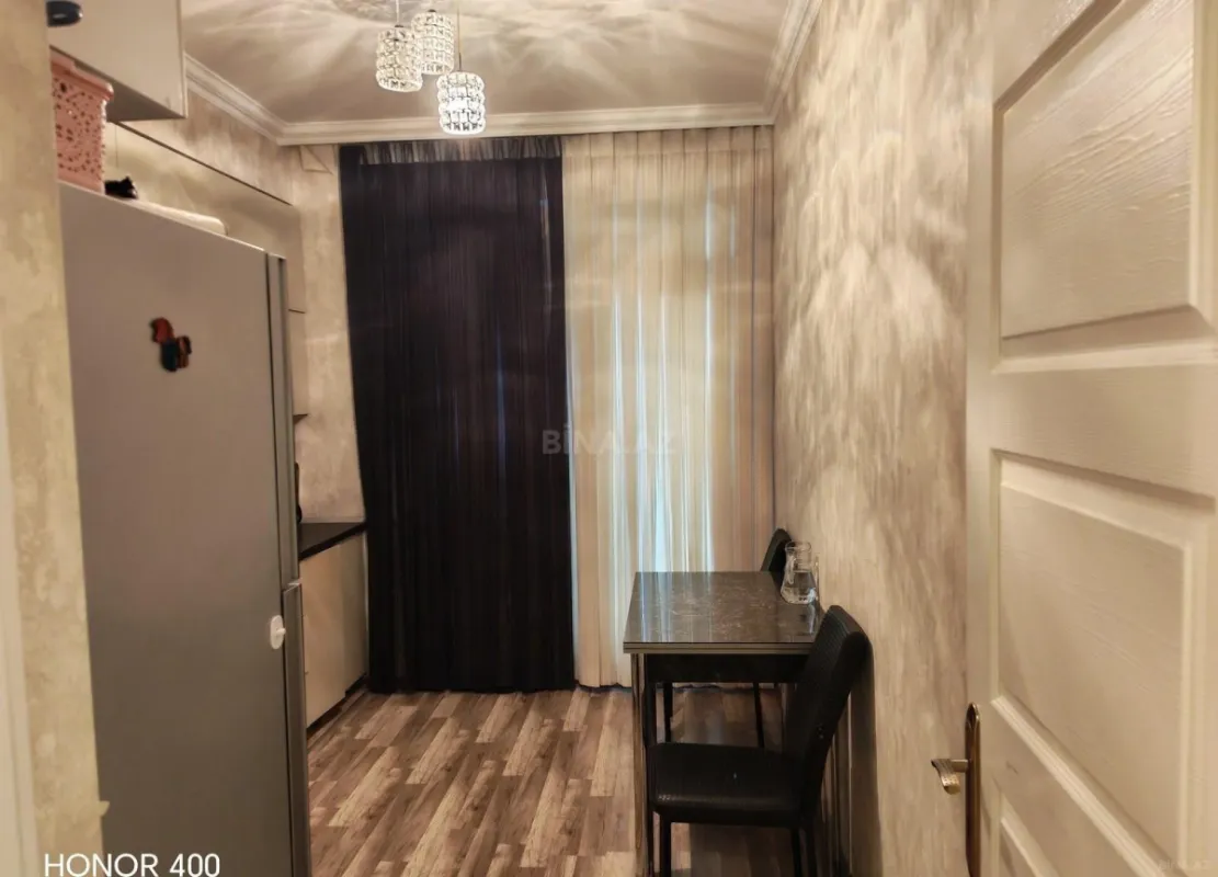 Satılır 2 otaqlı mənzil 76 m²