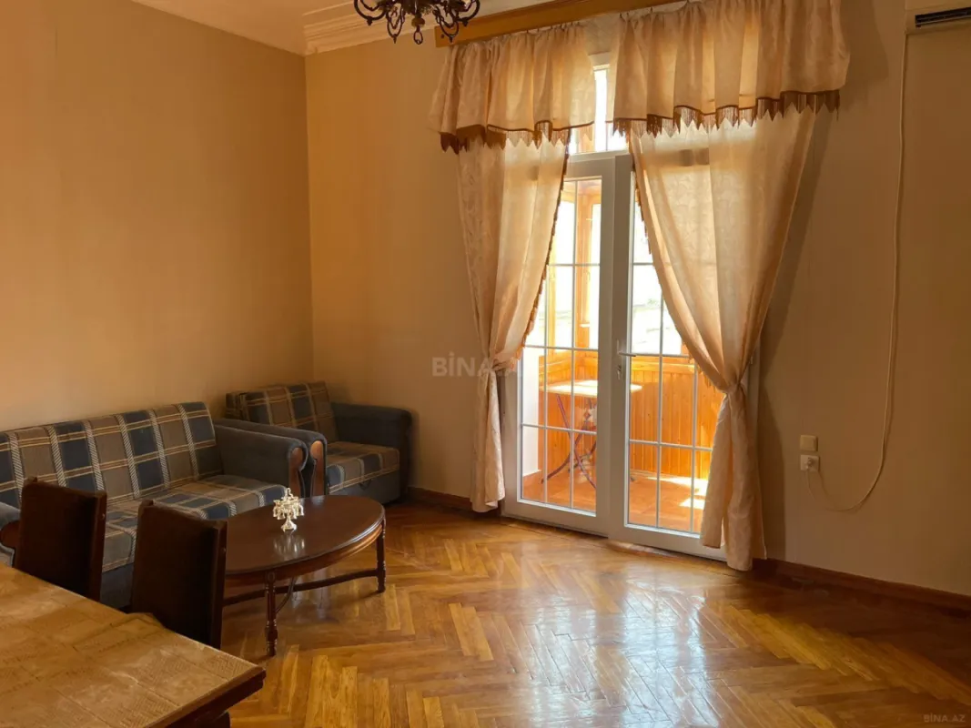 Kirayə verilir 2 otaqlı mənzil 45 m²
