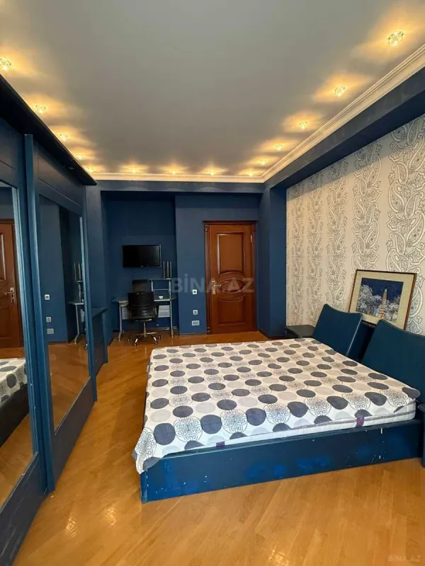 Kirayə verilir 4 otaqlı mənzil 210 m²