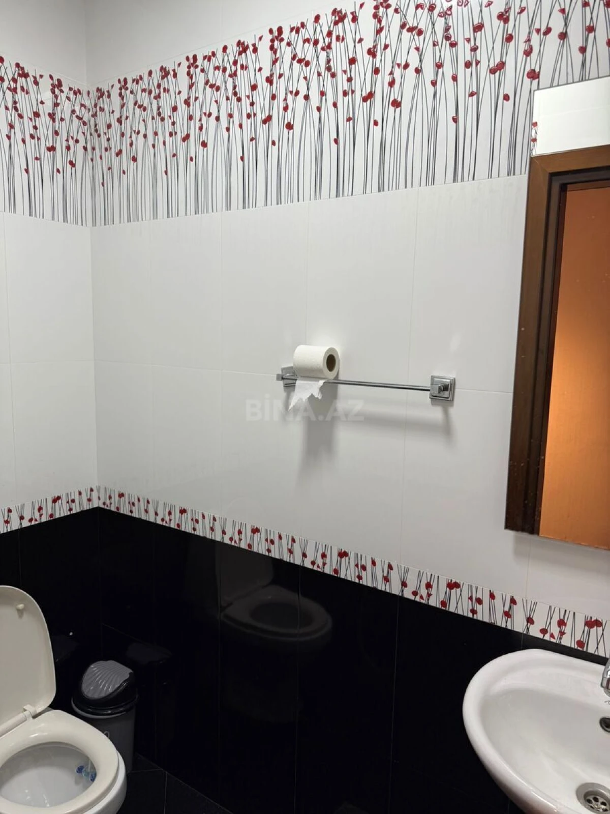 Kirayə verilir 4 otaqlı mənzil 210 m²