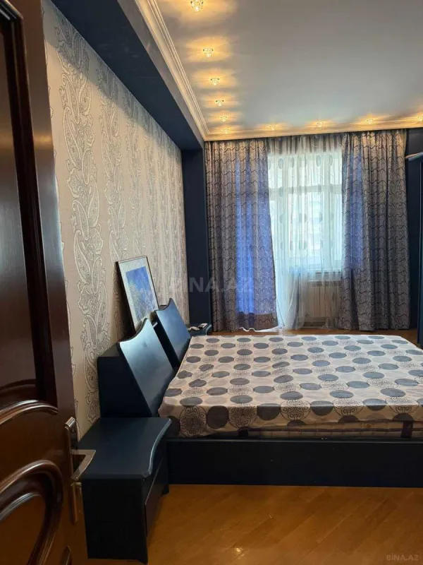 Kirayə verilir 4 otaqlı mənzil 210 m²