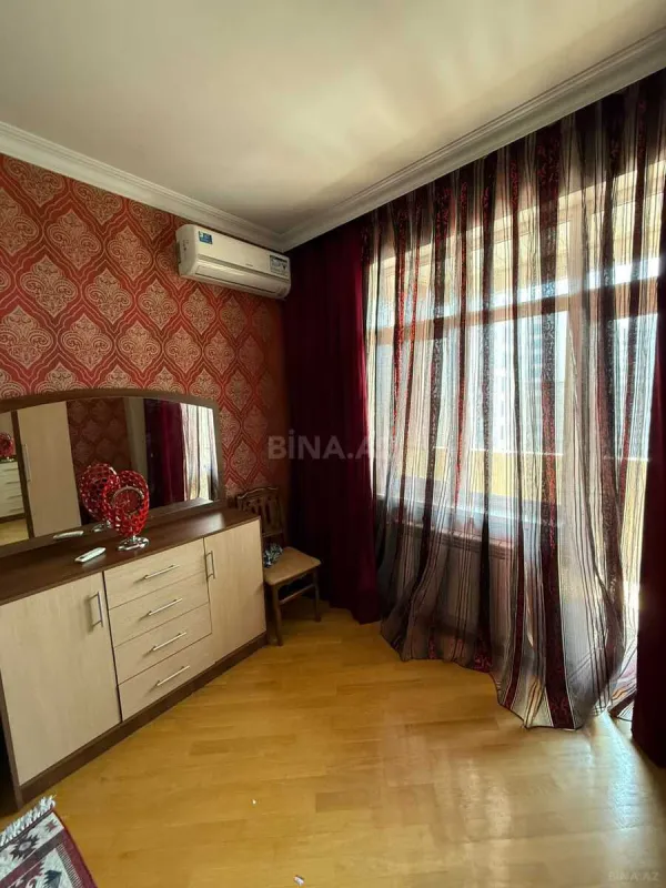 Kirayə verilir 4 otaqlı mənzil 210 m²