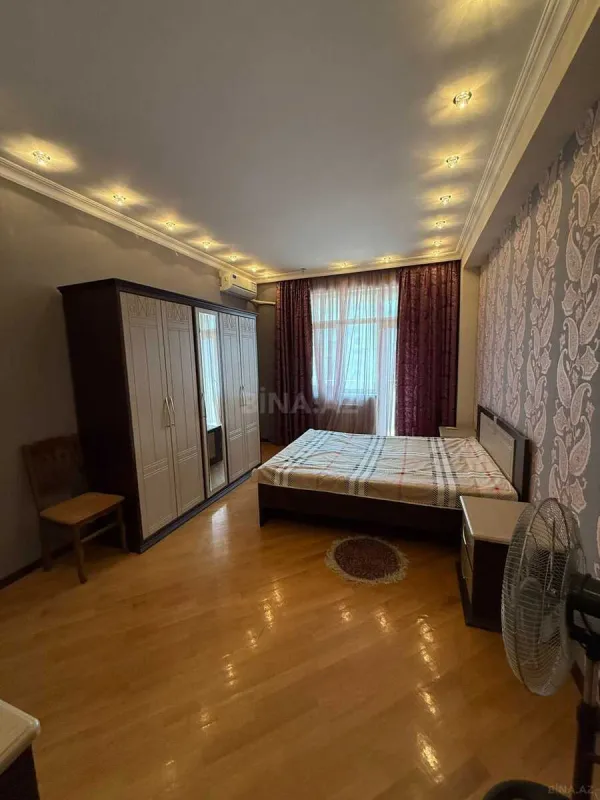 Kirayə verilir 4 otaqlı mənzil 210 m²