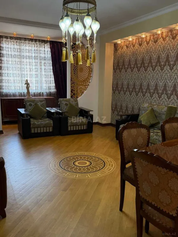 Kirayə verilir 4 otaqlı mənzil 210 m²