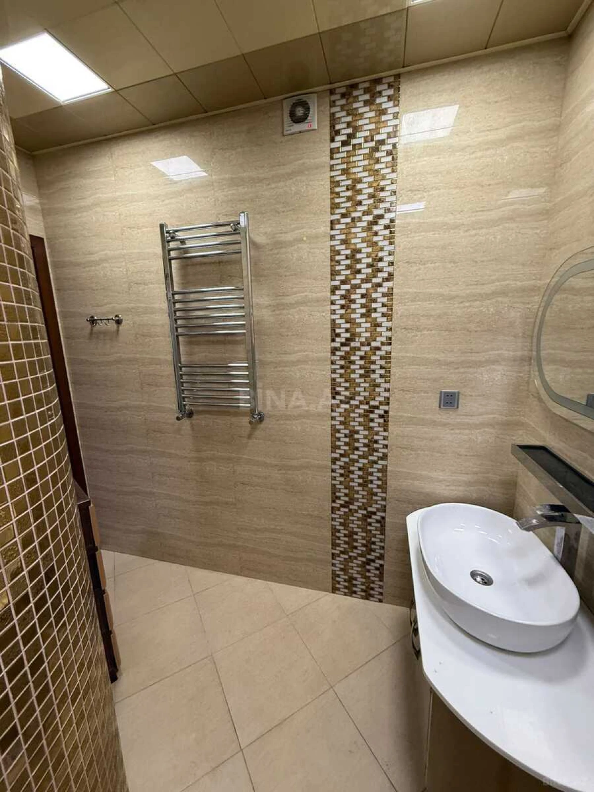 Kirayə verilir 4 otaqlı mənzil 210 m²