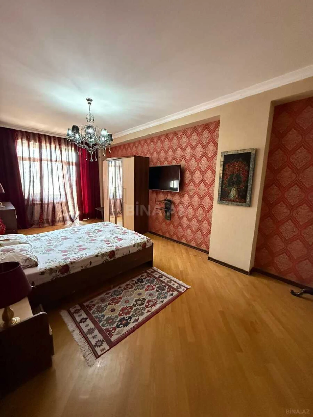 Kirayə verilir 4 otaqlı mənzil 210 m²