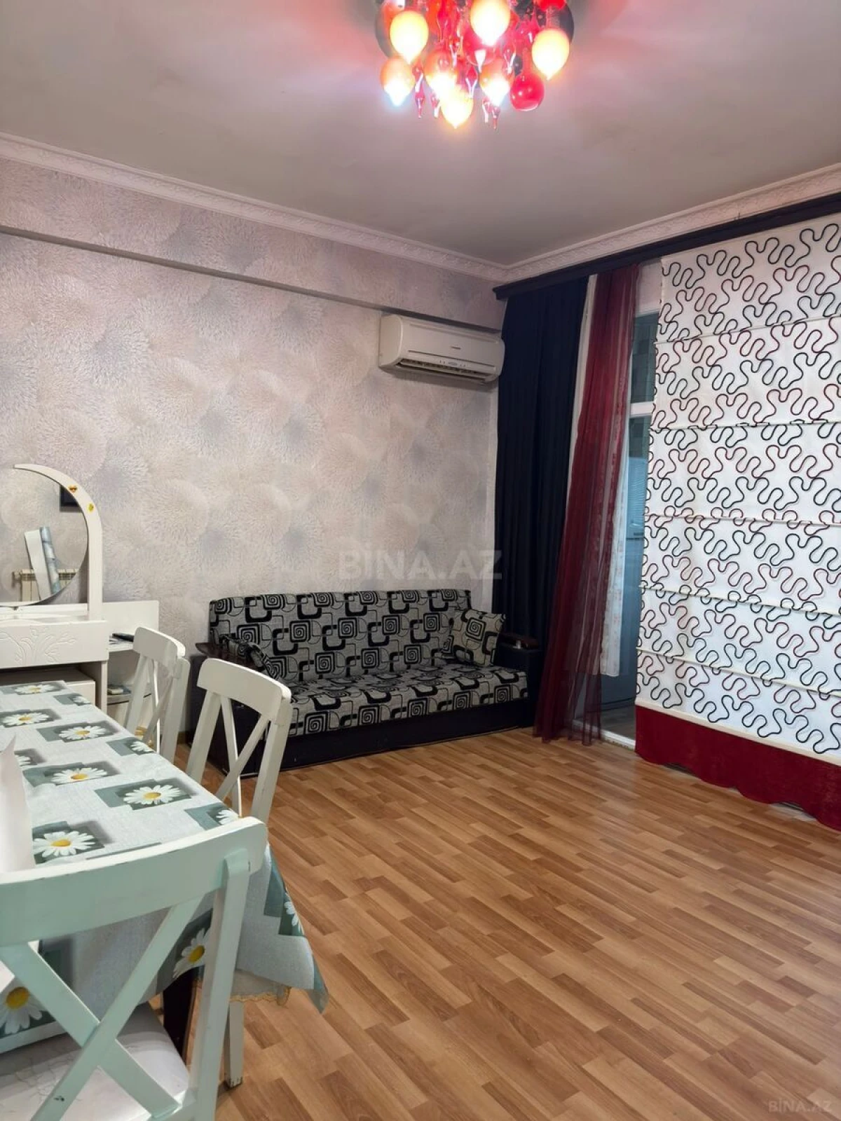 Kirayə verilir 2 otaqlı mənzil 60 m²