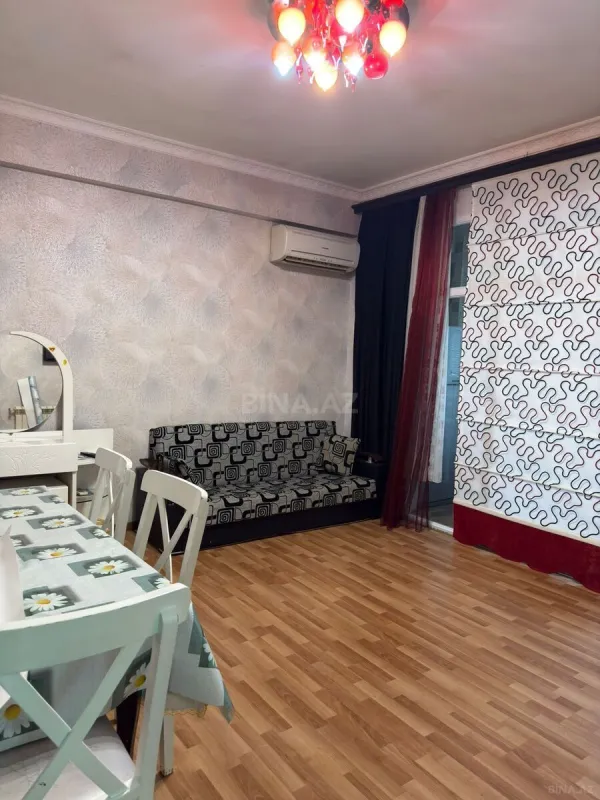 Kirayə verilir 2 otaqlı mənzil 60 m²