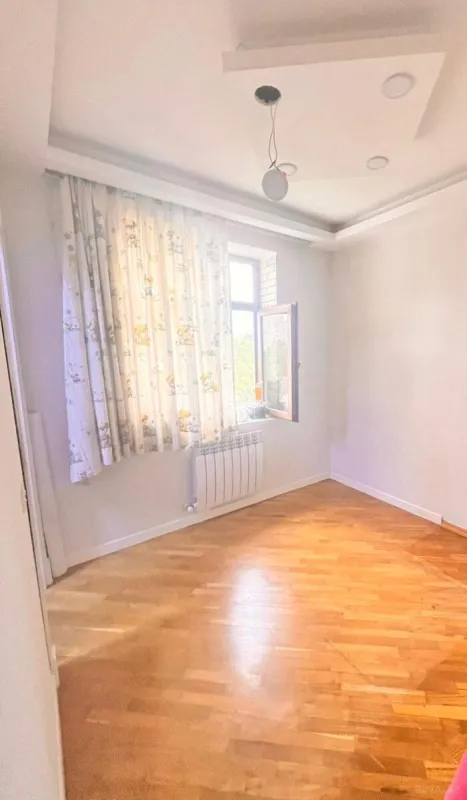 Kirayə verilir 2 otaqlı mənzil 50 m²