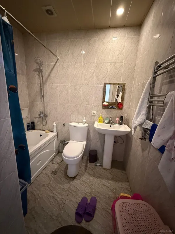 Kirayə verilir 2 otaqlı mənzil 62 m²