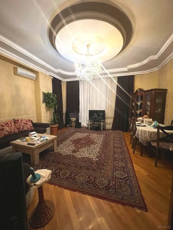 Satılır 3 otaqlı mənzil 102 m²