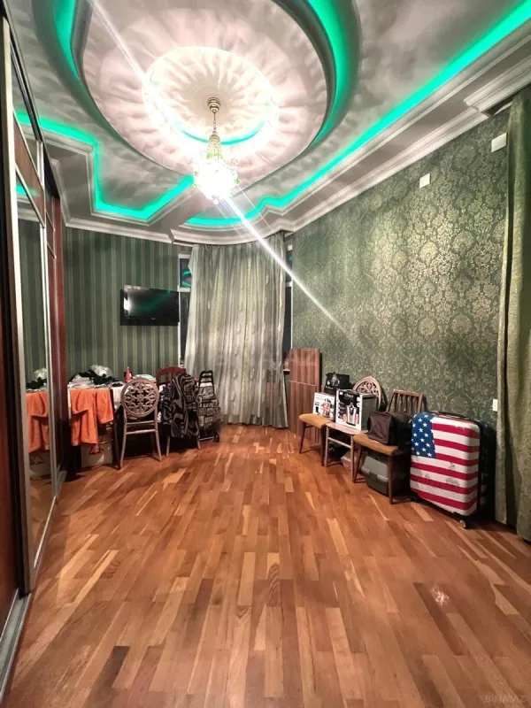 Satılır 3 otaqlı mənzil 102 m²