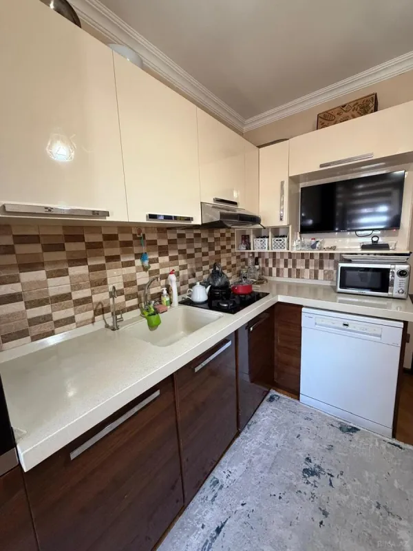 Satılır 3 otaqlı mənzil 82 m²