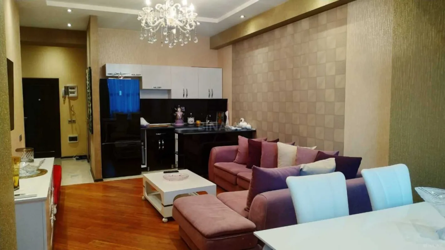 Kirayə verilir 2 otaqlı mənzil 70 m²